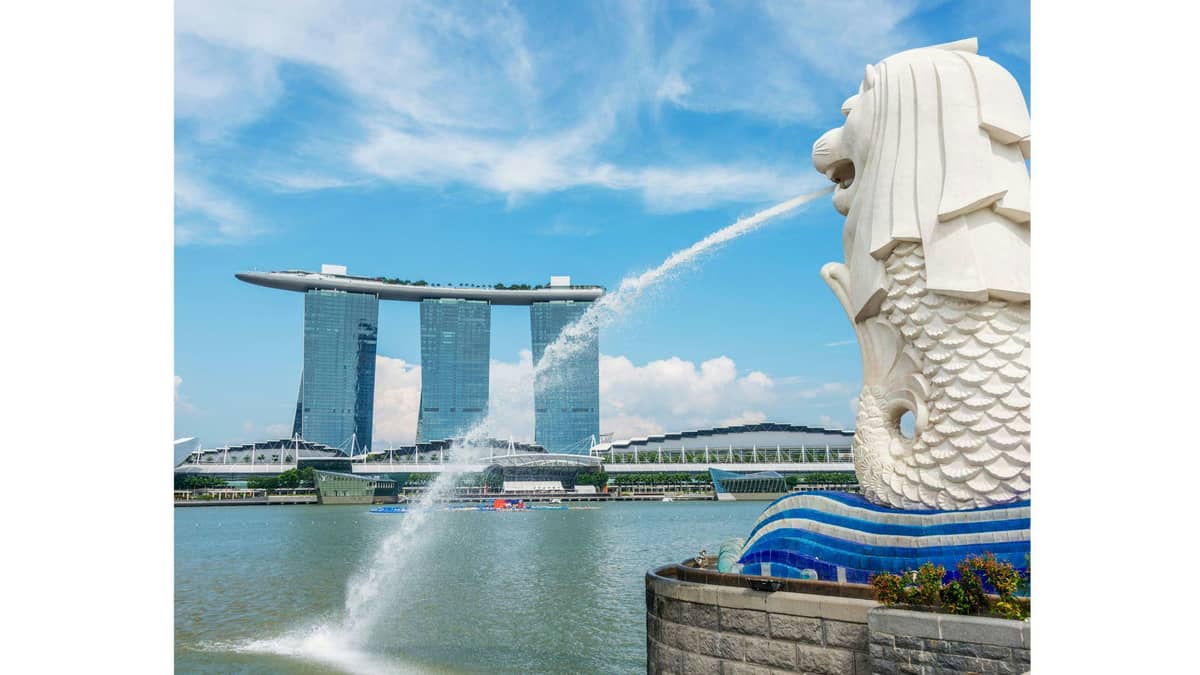Merlion Park – Singapore's Iconic Waterfront Landmark